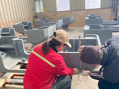 Erövra industriutmaningar! Zunhua Shengjian Fanrong Machinery löser framgångsrikt problem angående grävmaskins motviktsformning och monteringsytaprecision